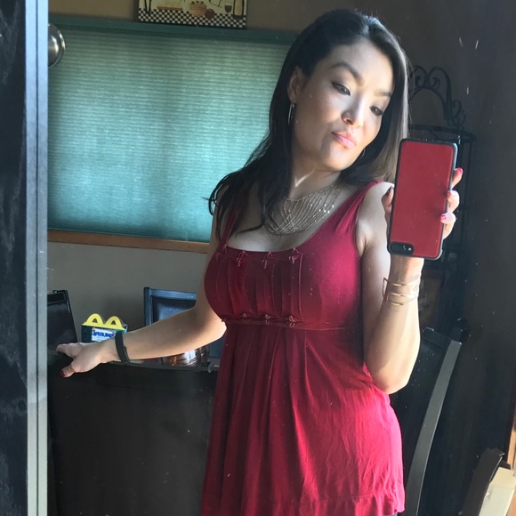 Meet your Posher, Nicole - Picture 2 of 3